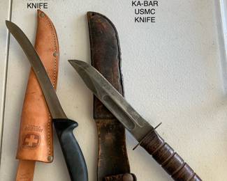 Ka-Bar USMC knife with sheath and WENGER knife
