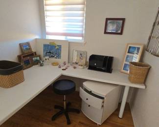 JH102Office Necessities