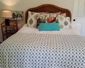 JH162Bed Set Full With Side Woven Stand Lamp Pillows And Bedding