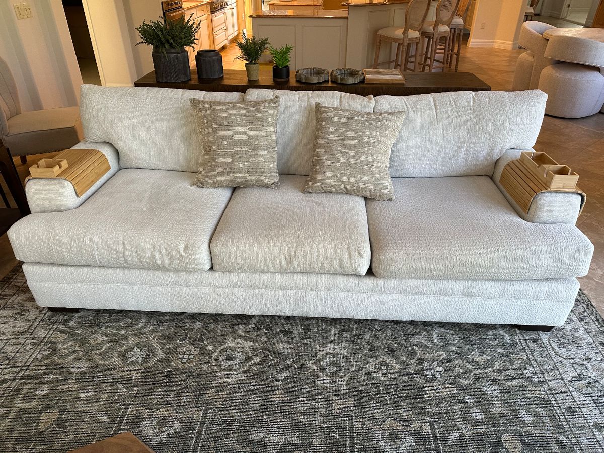 Coastal &amp; Modern Lakewood Ranch Estate Sale starts on 8/2/2025