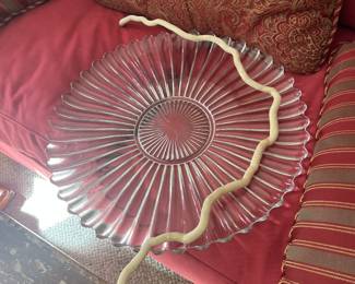 Glass serving dish