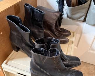 WOMENS CLOTHING, DESIGNER PURSES,SHOES AND BELTS