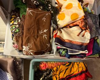 WOMENS CLOTHING, DESIGNER PURSES,SHOES AND BELTS