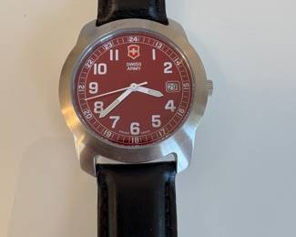 Men's Swiss Army Watch Excellent Working Condition.
