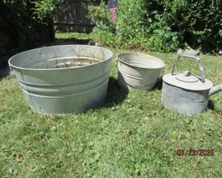 metal tubs and can