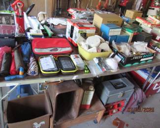 assorted garage items