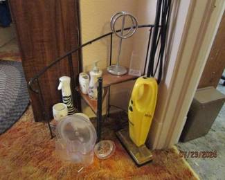 sweeper, shelf, bathroom items