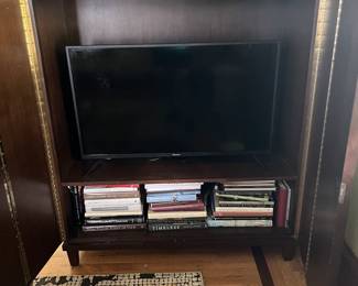 Mattliano J.M. Frank Walnut & Vellum Cabinet
47x18x53.5
Picture 2 of 3