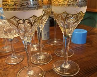 Alfonzo Kasak Gold Trimmed Crystal Wine Glasses (set of 4)