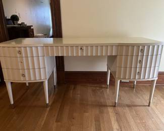 Barbara Berry Art Deco Style Vanity
66x21.5x30.5