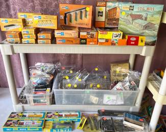 N-Scale Model Trains Track & Accessories