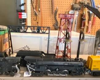 Lionel Engines & Operating Accessories