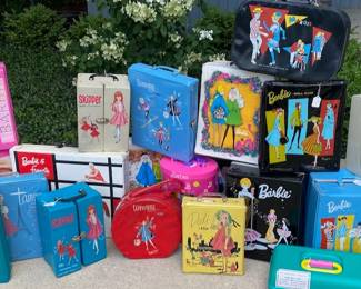 Barbie & Other Doll Trunks & Cases