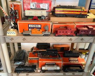 Lionel Rolling Stock with Original boxes.