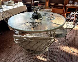 WROUGHT IRON TABLE 4 CHAIRS