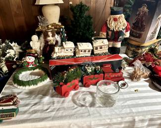 HOLIDAY DECOR IV