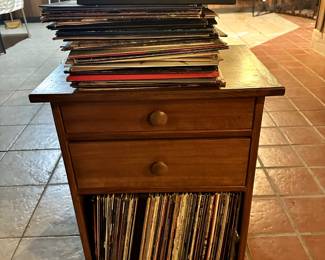 FURNITURE SIDE TABLE AND RECORDS
