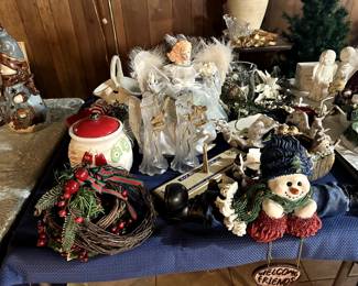 HOLIDAY DECOR III