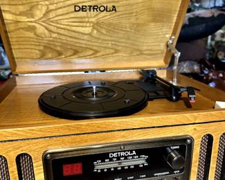 REPLICA VINTAGE RECORD PLAYER CD RADIO OPEN