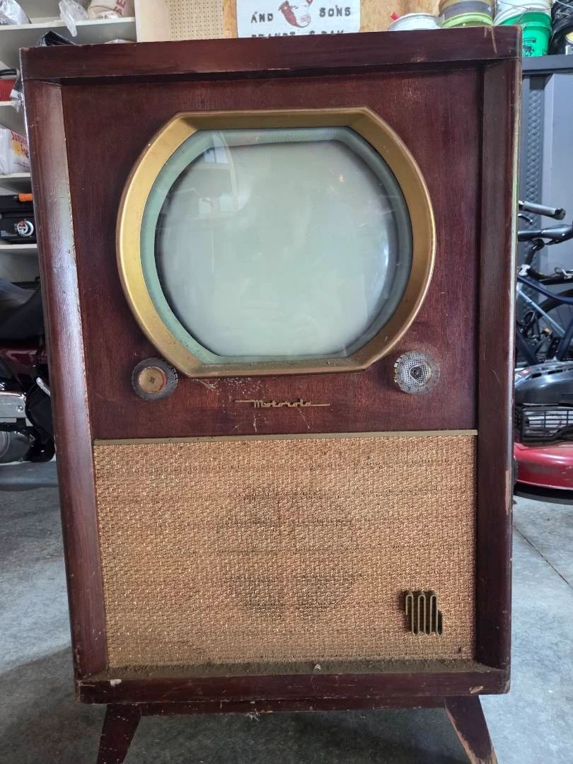 01 Vintage Motorola Television from the 1950s