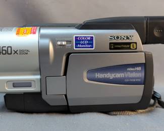 Sony Handycam Vision Hi8 CCD-TRV58 Camcorder with Case and Charger