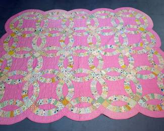 Double Wedding Ring Machine Stitched Quilt - 84" x 70"