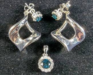 Matching 10K White Gold Diamond Earring & Pendant Set