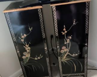 2 oriental plant stand pillars
