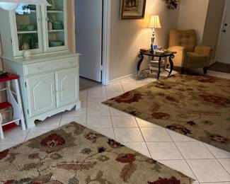 Rugs, lamps, fire king jadeite dishes, art work