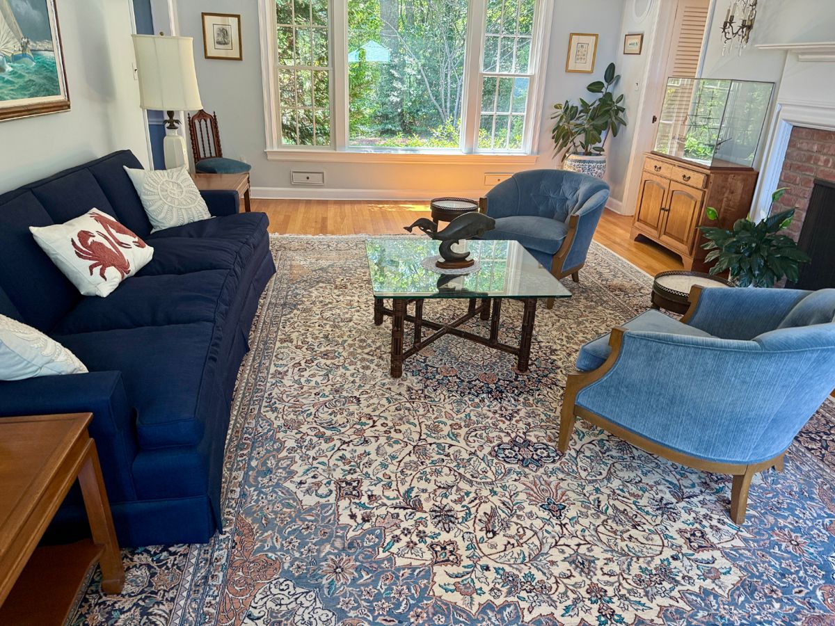 TRADITIONAL HOME FUNISHINGS, SOFAS & CHAIRS