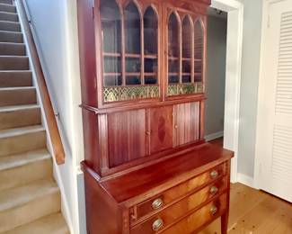ANTIQUE DISPLAY SECRETARY
