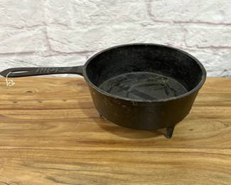 Antique Gatemark Spider Foot Fryer Circa 19th C