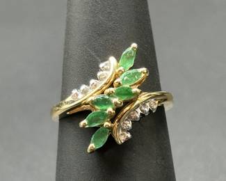 14K Gold Emerald & Diamond Ring. 3.73g
