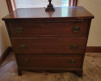 Vintage Bachelors Chest.