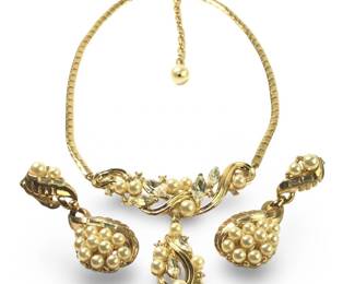 Elegant Trifari Gold Tone Faux Pearl Necklace Set