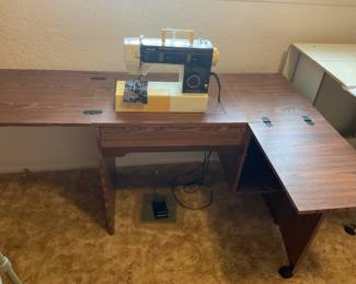 sewing table with sewing machine-40x20x29