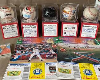 El Paso Diablos signed memorabilia, Has ball signed by Omar Quintanilla. From El Paso ( Socorro high school). Played in Major League Baseball.