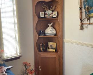 Corner cabinet