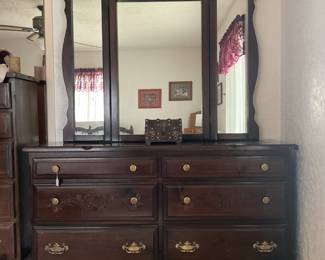 dark wood dresser-63x18x33. Mirror-40x45