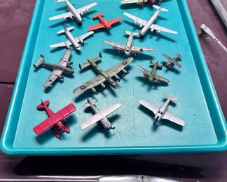 Airplane toys