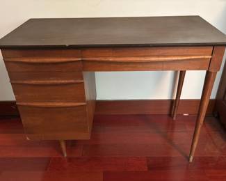 Modern 4 Drawer Desk