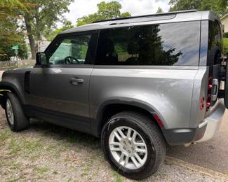 2023 Land Rover Defender 90 - 11,700 Miles- I4 engine Entertaining offers over $45,000.