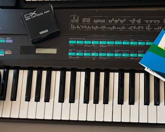 Yamaha DX7 Synthesizer