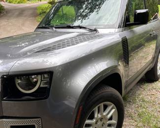 2023 Land Rover Defender 90 - 11,700 Miles- I4 engine Entertaining offers over $45,000.