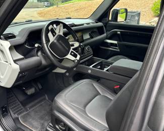 2023 Land Rover Defender 90 - 11,700 Miles- I4 engine Entertaining offers over $45,000.