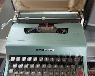 Olivette Portable Typewriter
