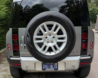2023 Land Rover Defender 90 - 11,700 Miles- I4 engine Entertaining offers over $45,000.