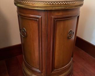 Drum Table with Fence