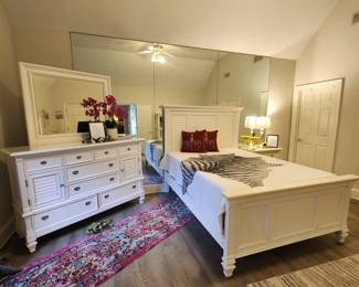Queen Bedroom Set
