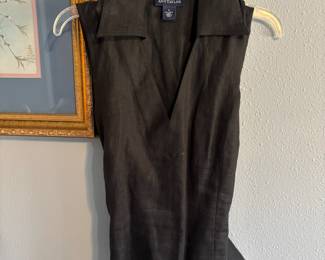 Anne Taylor Black V-Neck Collared Tank Top – Size 8